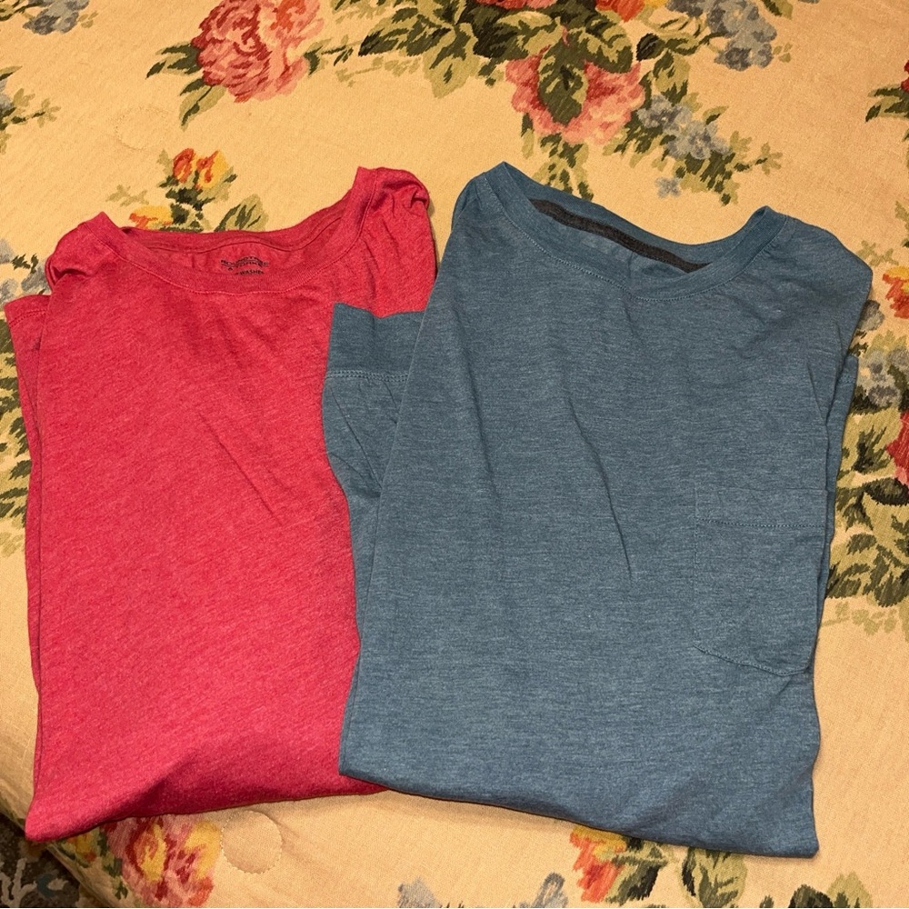 Roundtree & Yorke Long Sleeve soft washed Tees in Red and Blue